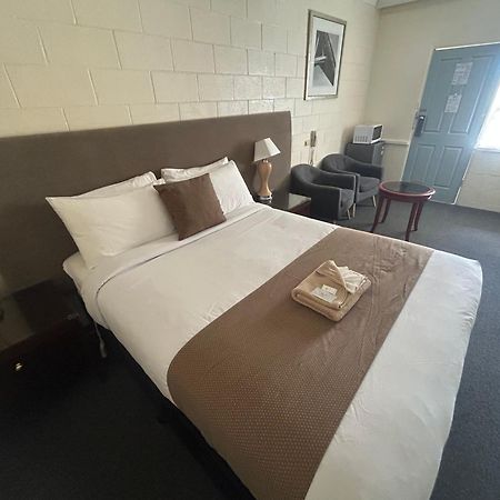 Warren Motor Inn 외부 사진